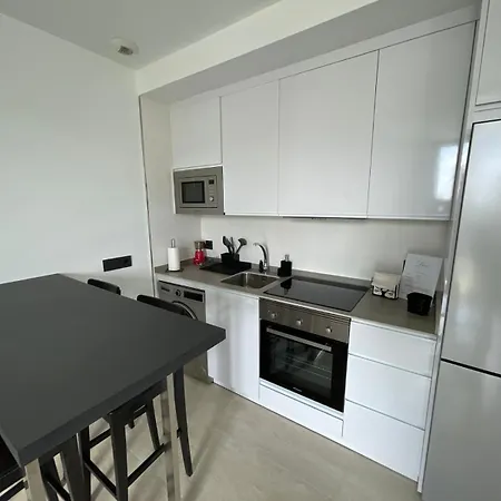 Lhome Apartament *